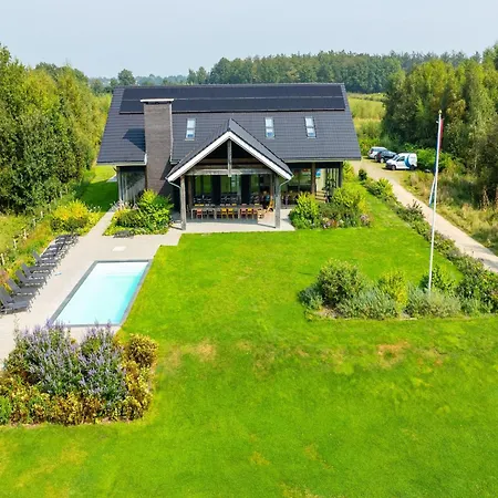 Feriehus With Heated Pool, Sauna Aalten