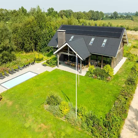 Prázdninový dům With Heated Pool, Sauna