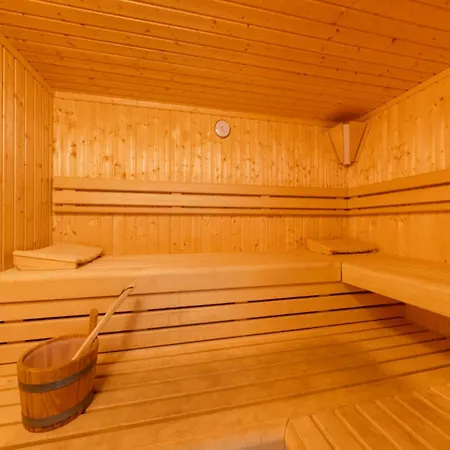 With Heated Pool, Sauna Feriehus